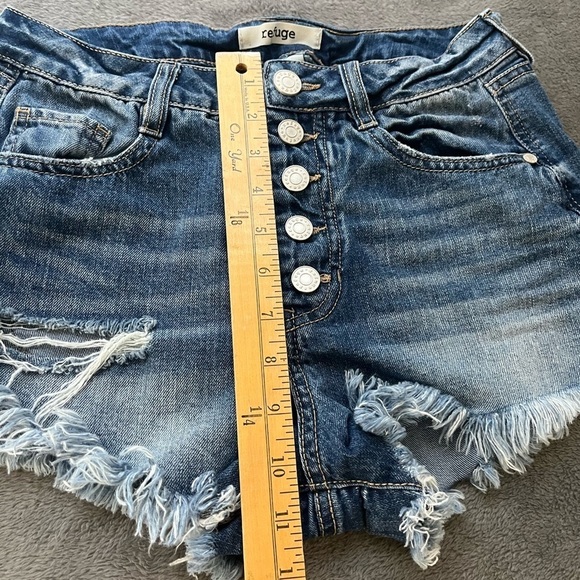 Refuge button front denim distressed jean shorts with stretch size 2 - Picture 6 of 8